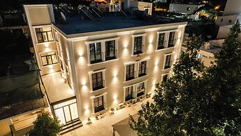Trident Residence