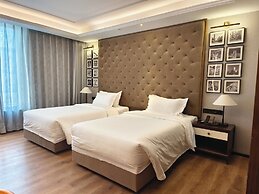 Moon River Puyue Hotel