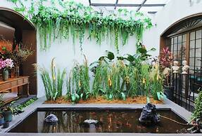 Moon River Puyue Hotel