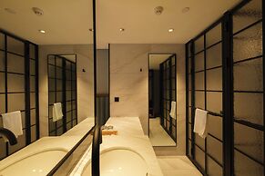 Moon River Puyue Hotel