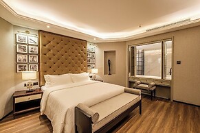 Moon River Puyue Hotel