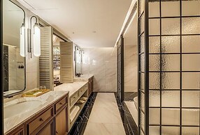 Moon River Puyue Hotel