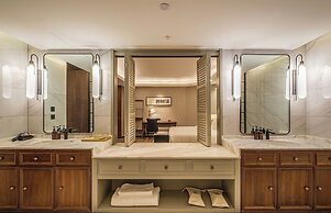 Moon River Puyue Hotel