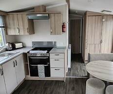 Beverley bay 2-bed Caravan, Sleeps 6, Pet Friendly