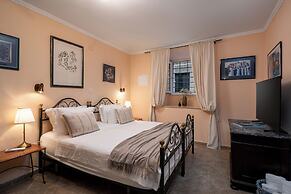 Antaeus Old Town Residence