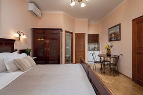 Antaeus Old Town Residence