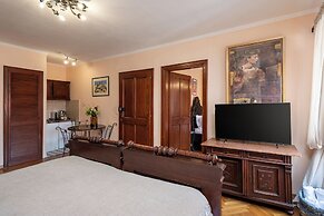 Antaeus Old Town Residence