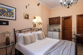Antaeus Old Town Residence