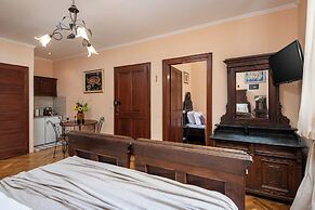 Antaeus Old Town Residence