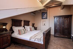 Antaeus Old Town Residence