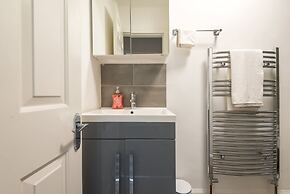 1bed-ground Fl -private Entrance