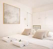 1586 Hauteville