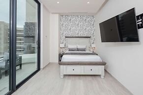 Waves Views Luxury 3BR Oceanfront Condo