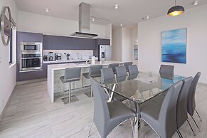 Waves Views Luxury 3BR Oceanfront Condo