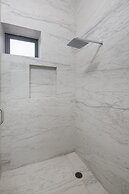 Waves Views Luxury 3BR Oceanfront Condo