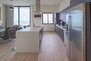 Waves Views Luxury 3BR Oceanfront Condo