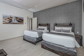 Waves Views Luxury 3BR Oceanfront Condo