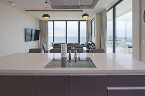 Waves Views Luxury 3BR Oceanfront Condo