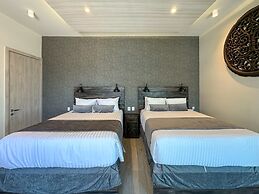 Waves Views Luxury 3BR Oceanfront Condo