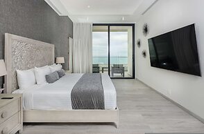 Waves Views Luxury 3BR Oceanfront Condo