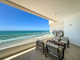 5BR Beachfront Luxury Condo