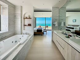 5BR Beachfront Luxury Condo