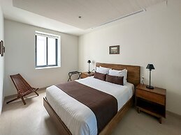 5BR Beachfront Luxury Condo