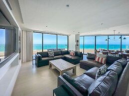 5BR Beachfront Luxury Condo