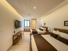 5BR Beachfront Luxury Condo