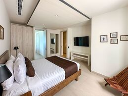 5BR Beachfront Luxury Condo