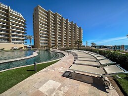5BR Beachfront Luxury Condo