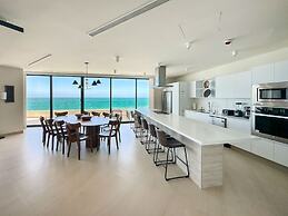 5BR Beachfront Luxury Condo