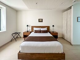 5BR Beachfront Luxury Condo