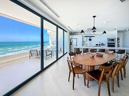 5BR Beachfront Luxury Condo