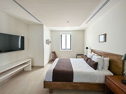 5BR Beachfront Luxury Condo