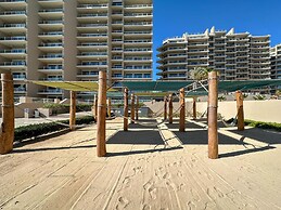 5BR Beachfront Luxury Condo