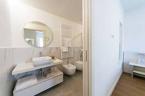Arona Palace - Superior Apartments
