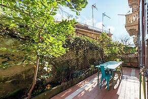 Charming apt with Garden in Castelletto