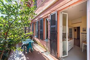 Charming apt with Garden in Castelletto