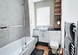 Stylish & Modern 2BR Flat