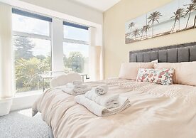 Stylish & Modern 2BR Flat