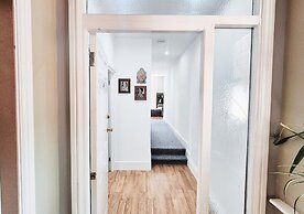 Stylish & Modern 2BR Flat