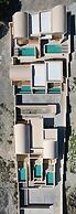 Santorini - Villa - Sleeps 4 - Pool - Parking