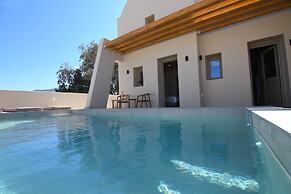 Santorini - Villa - Sleeps 4 - Pool - Parking