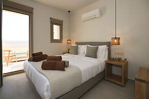 Santorini - Villa - Sleeps 4 - Pool - Parking