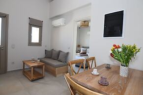Santorini - Villa - Sleeps 4 - Pool - Parking