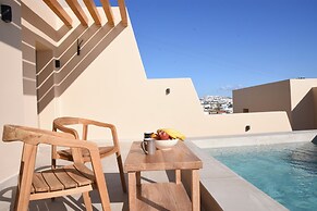 Santorini - Villa - Sleeps 4 - Pool - Parking