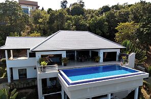 Secluded Villa With Private Pool and Breathtaking Sea Views