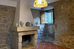 2Br Serra da Estrela Escape-cheese & Wine, Parking