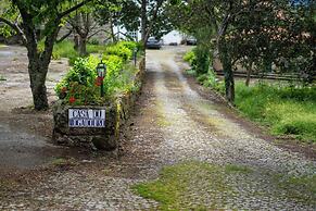2Br Serra da Estrela Escape-cheese & Wine, Parking